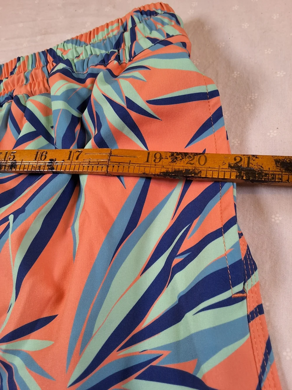 Men's Coral Tropical Print Swim Trunks - Elastic Waist
